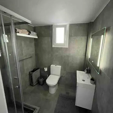 Emvatis Luxury E1 Apartment